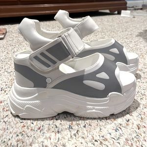 DollsKill “Watch Me Glow Platform Sandals” in White. Size 7.5 *NEVER WORN*